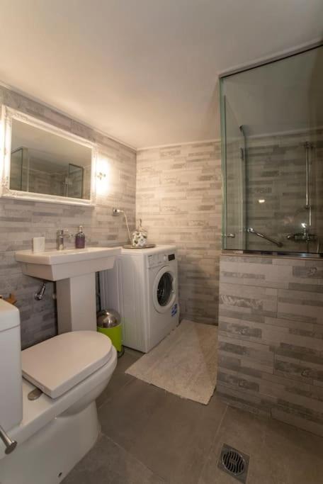 Myrto-Apartments-Atene Esterno foto